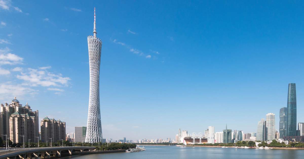 中国白酒　広州塔 中国白酒 広州塔の通販 by GTK1028's shop｜ラクマ